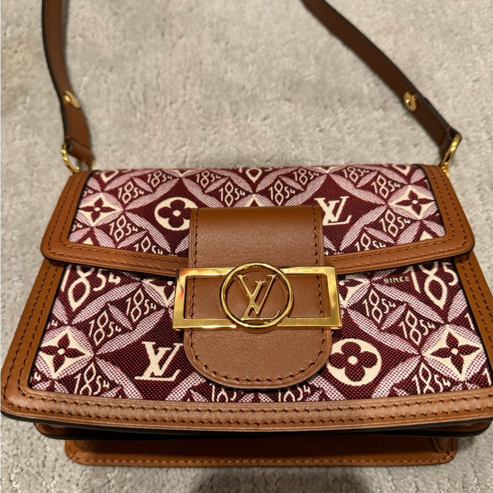 Louis Vuitton Monogram Canvas Crossbody Bag - Never used!